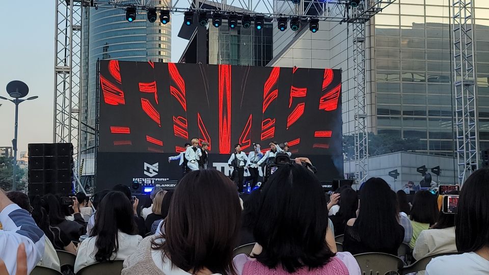 Photo for blog post 6 K-Pop Activities I've Experienced as a K-Pop Fan 
