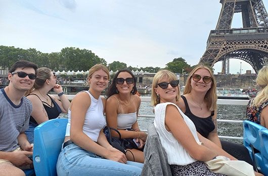 study tour of the eiffel tower in paris