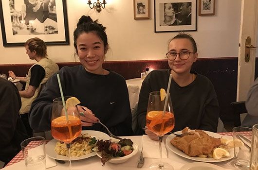welcome dinner in berlin for study abroad students
