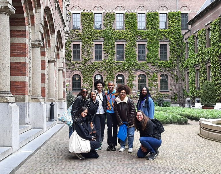 amsterdam atrium gardens students