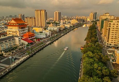 river in taipei boat