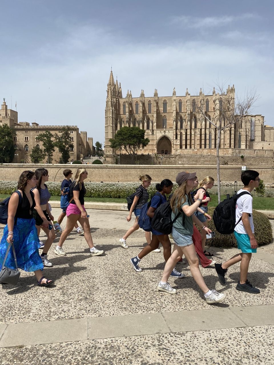Students walk to the beach 