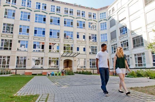 berlin students walking campus