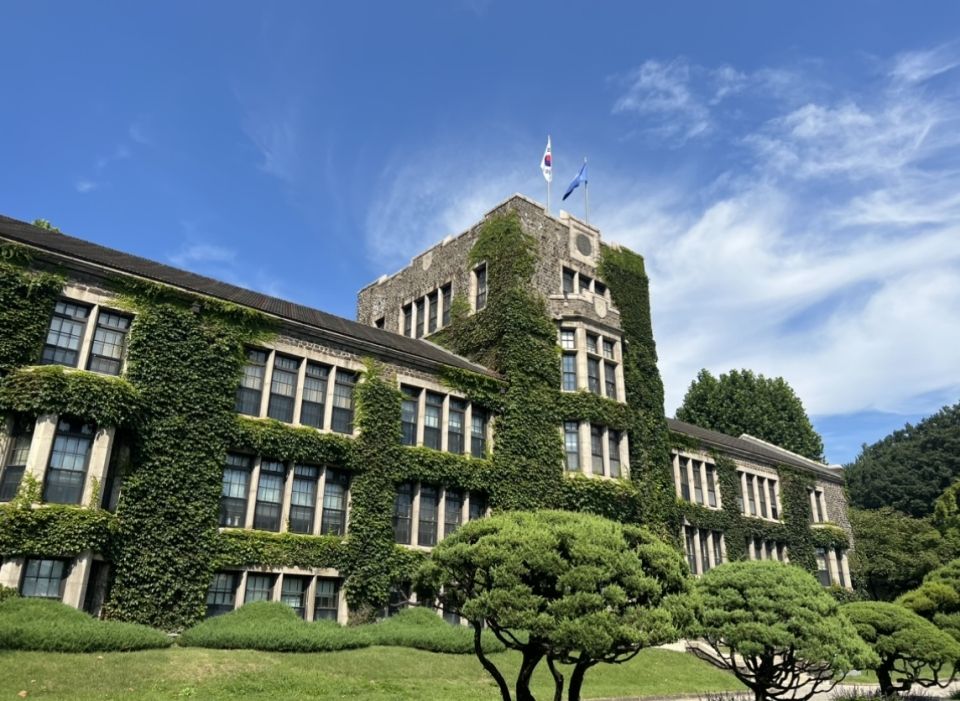 Yonsei's famous and beautiful Underwood Hall building.