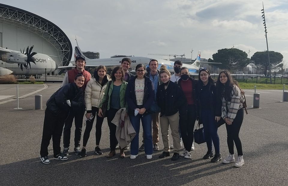student group toulouse france airport
