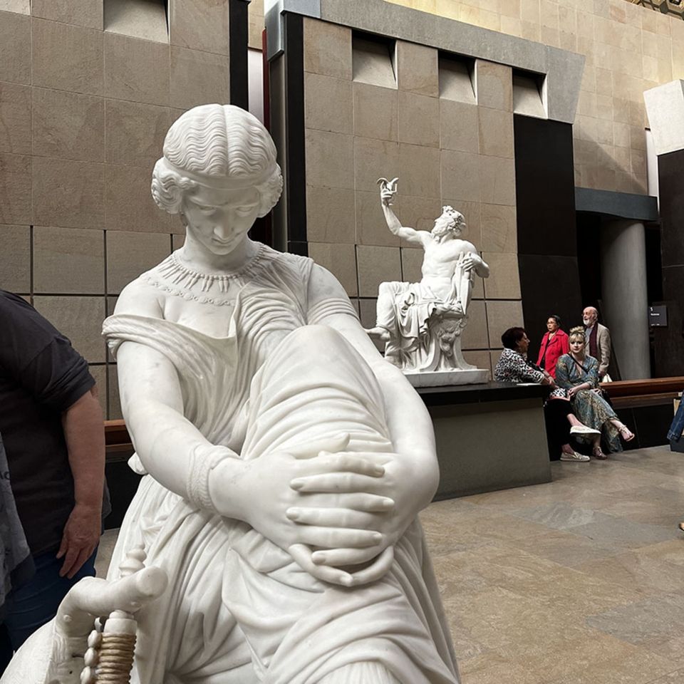 statue paris france abroad