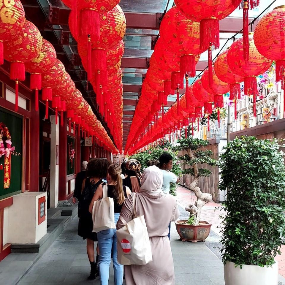 winter study abroad students visit temple