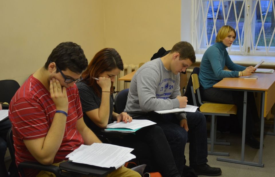study russian language class abroad students