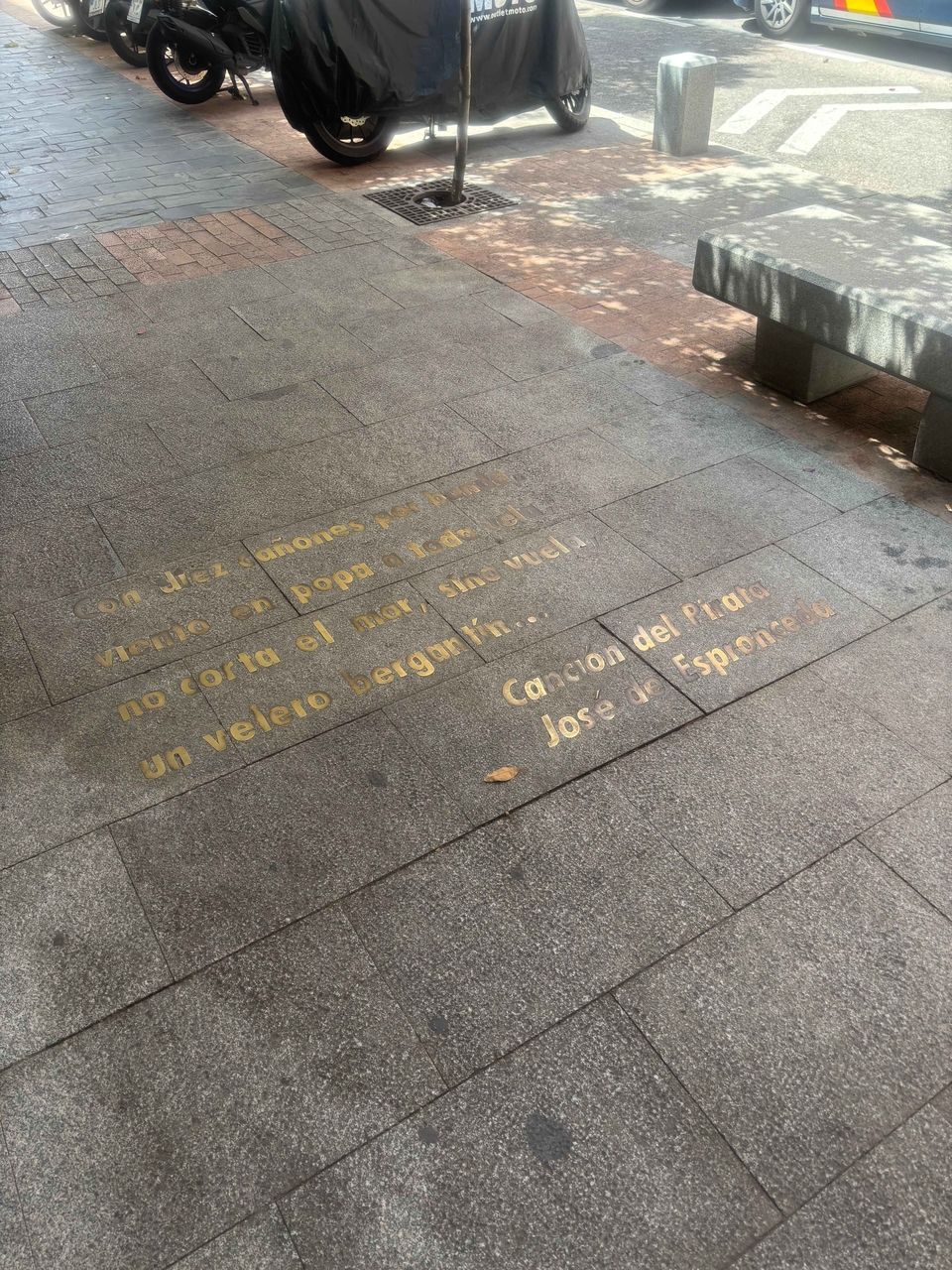 Golden quotes in the streets of barrio de las letras