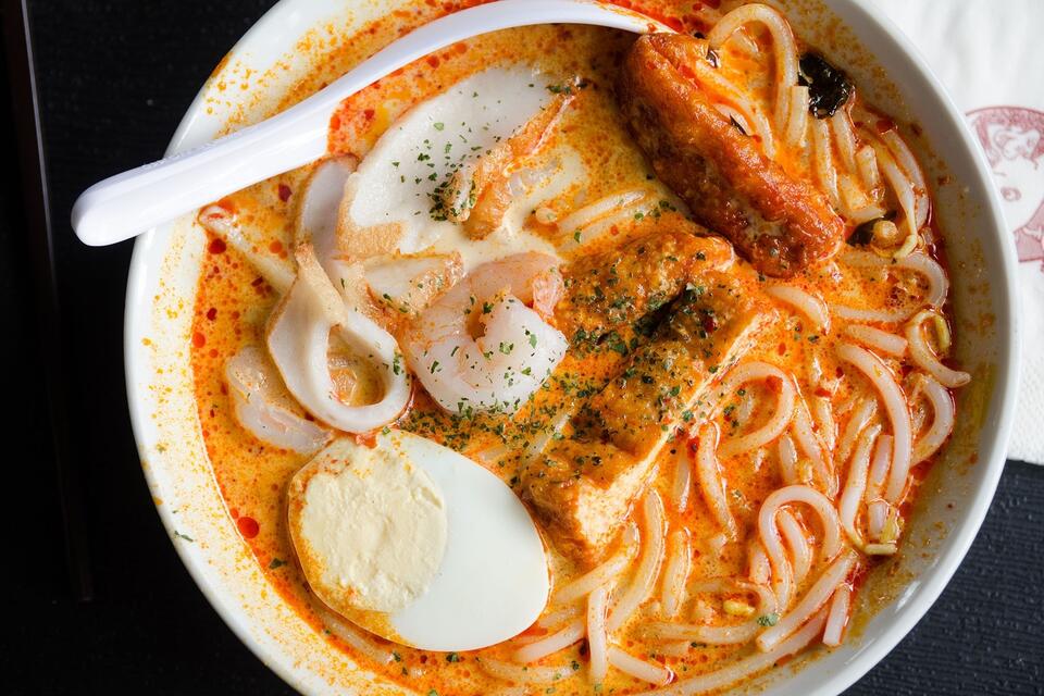 Aerial view of Singapore Laksa in bowl