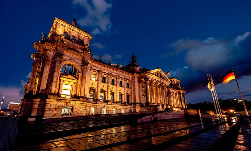 berlin reichstag at night