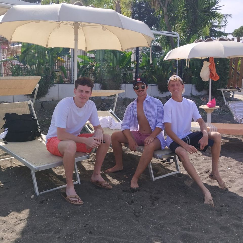 italy study abroad beach excursion