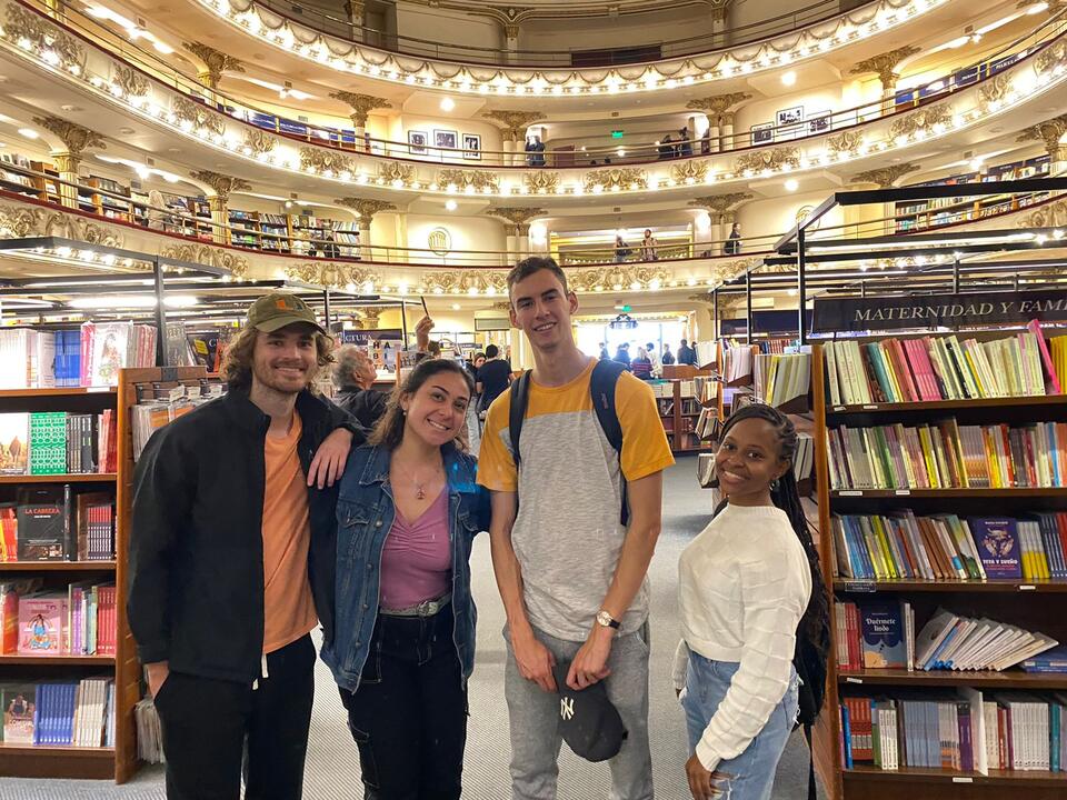 Buenos-aires_visit-ateneo-grand-splendid-library