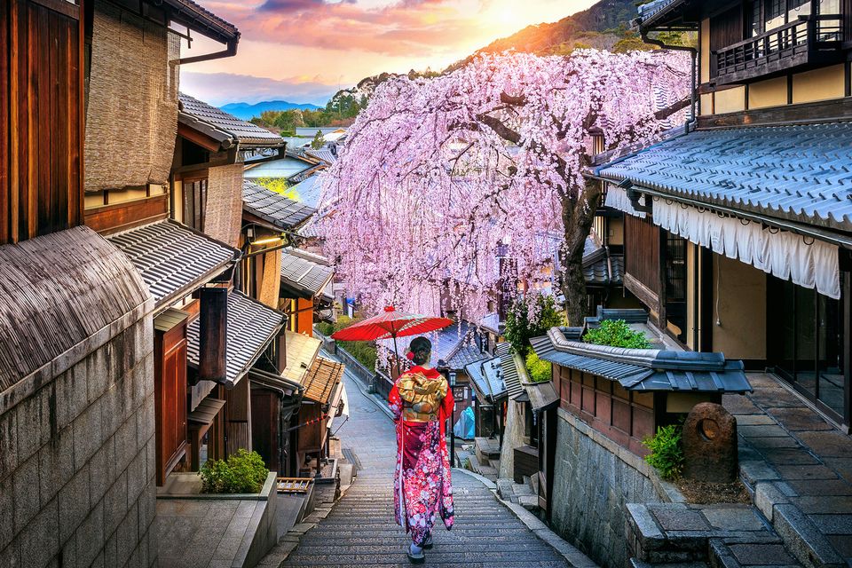 kyoto-japan-japanese-traditional-kimono.jpg