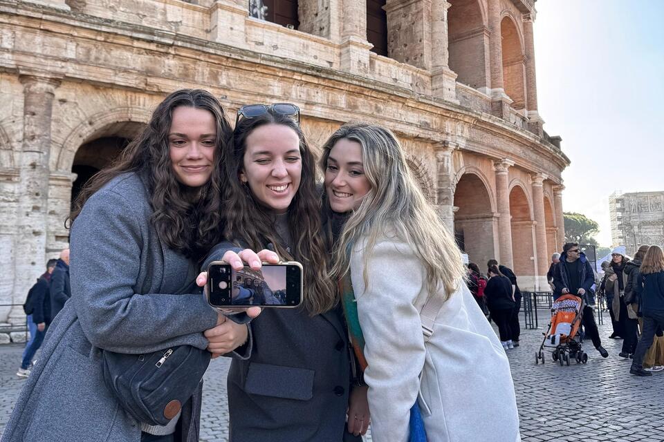 CIEE Florence students in front of Colosseum during Day Trip excursion to Rome