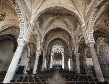 Inside Church Of St Maria Dellegrazie milan.jpg